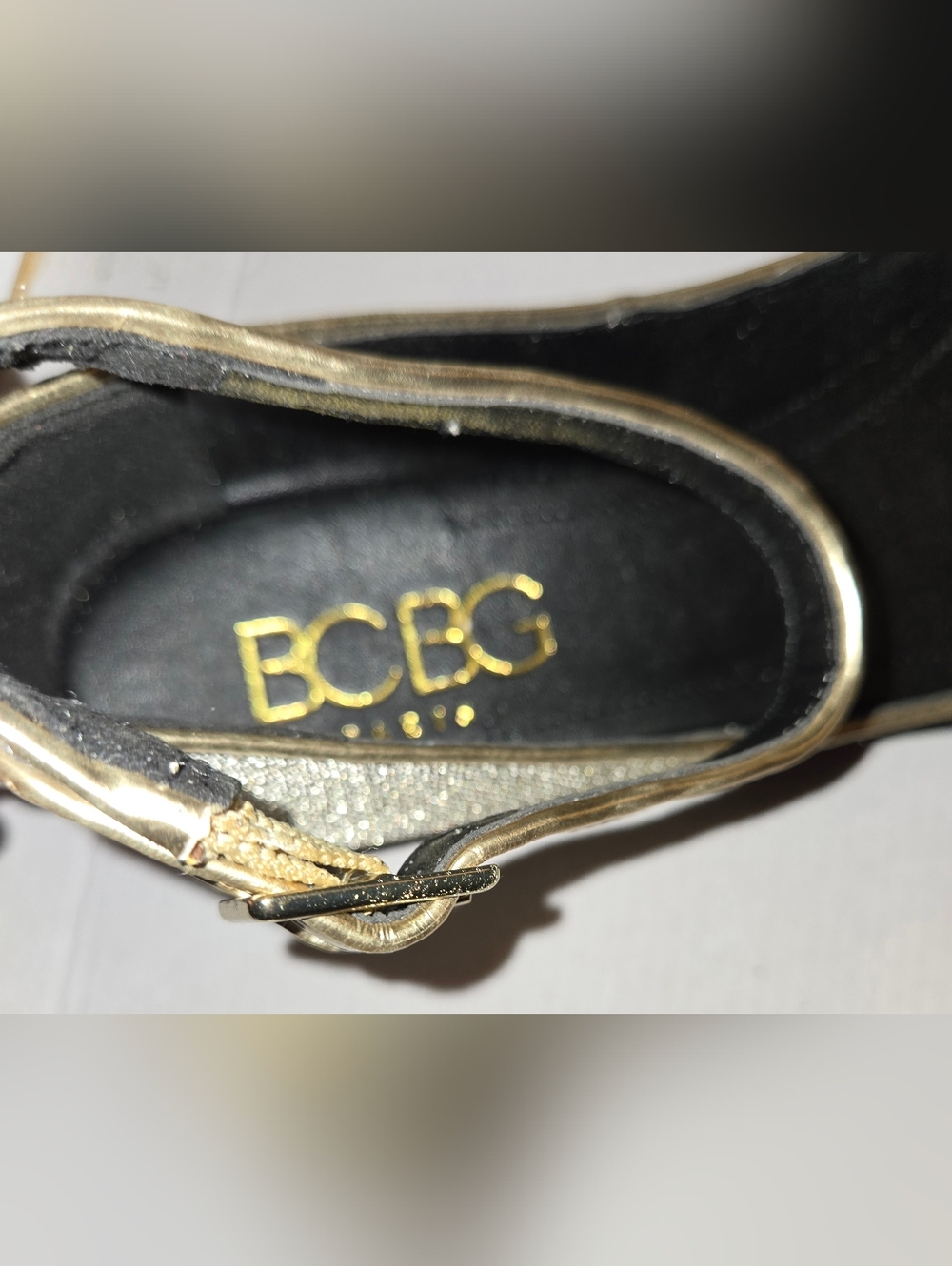 BNIB BCBG Zuma Black & Gold Ankle Strap Flats Sz 10 M - Picture 5 of 8